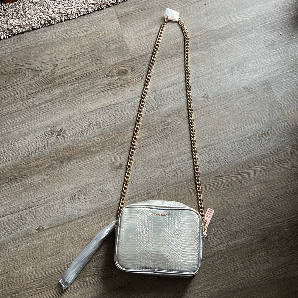 NWT Victoria’s Secret Silver Python Pattern Chain Crossbody - Picture 2 of 10